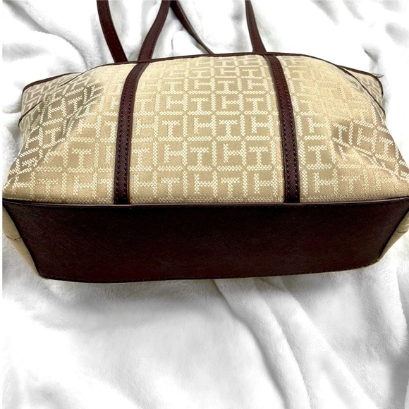 Tan Brown Tommy Hilfiger Tote Handbag - Picture 5 of 7